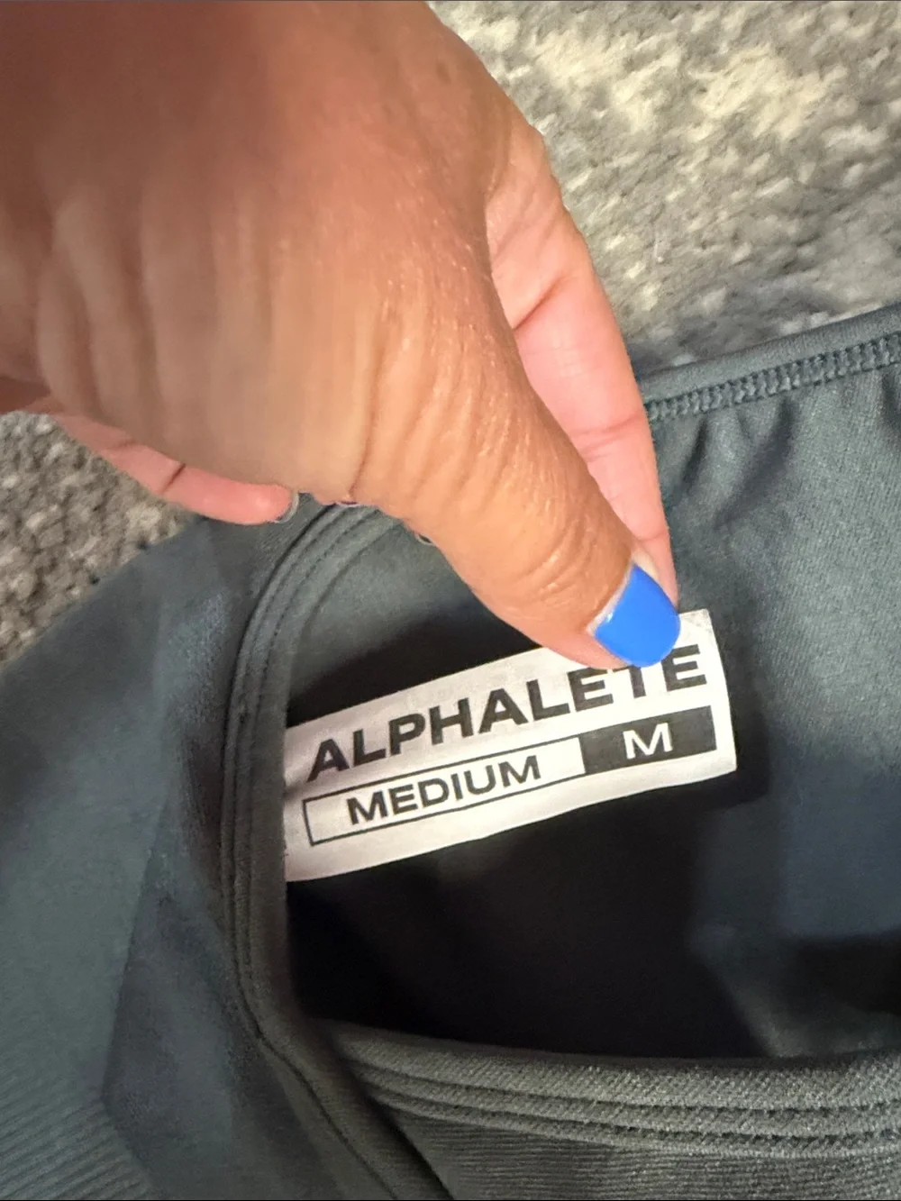 Alphalete Charcoal Gray High-Waist Leggings & Cross-Back Sports Bra Set - Picture 4 of 4